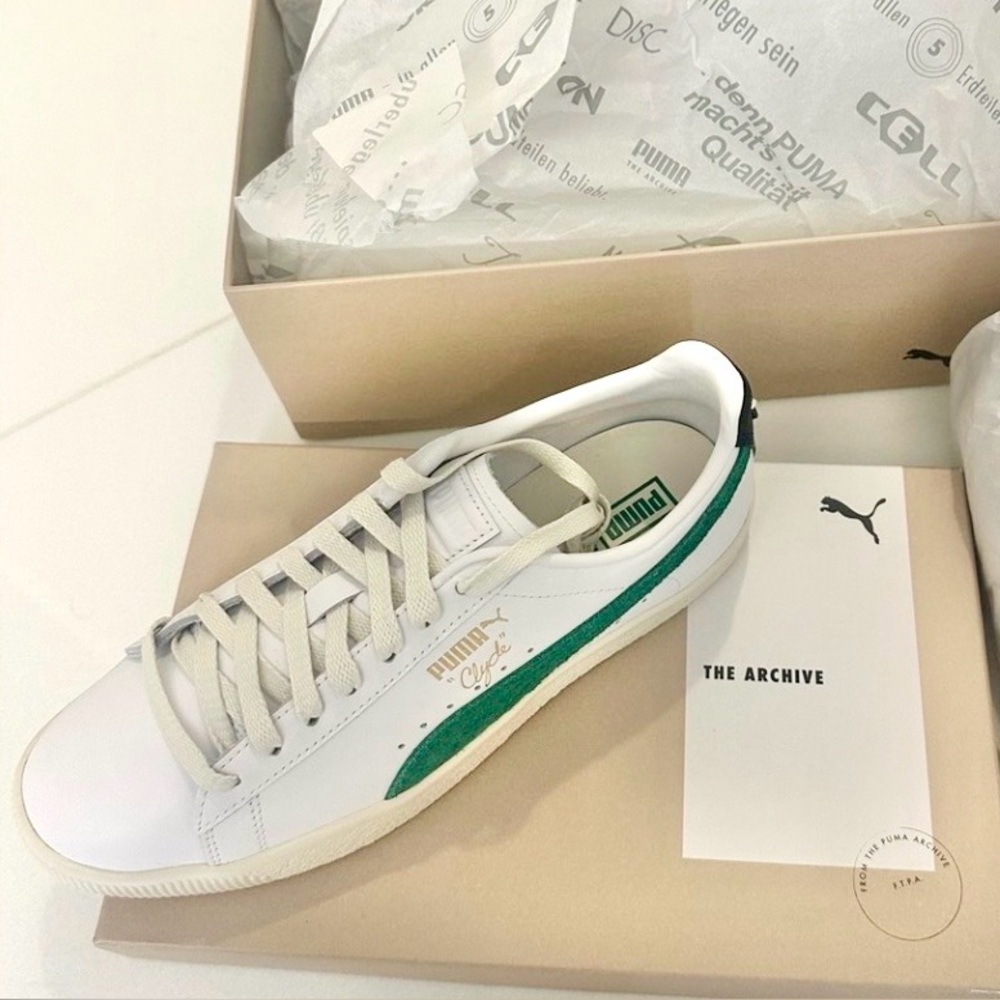 NIB Puma “Clyde” Sneakers  NIB size 8/ EU40.5